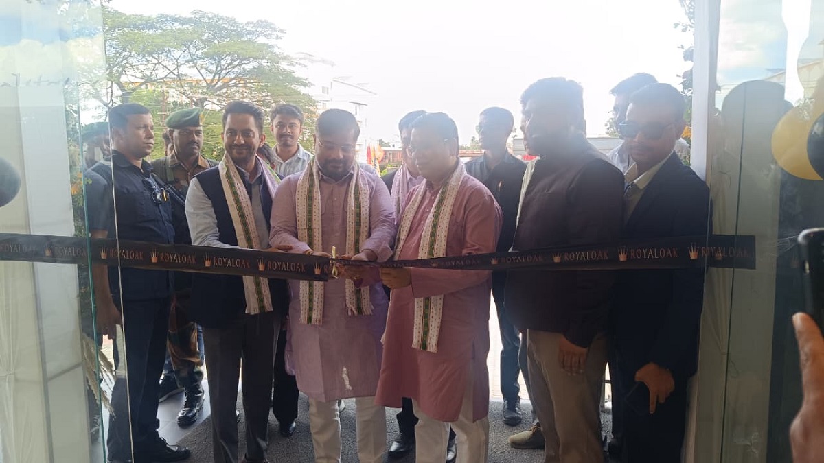 রয়্যালওক ফার্নিচার আগরতলায় নিয়ে এলো তাদের ফ্ল্যাগশিপ স্টোর