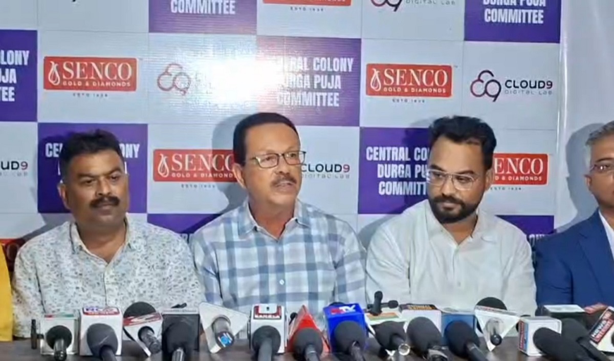 উত্তরবঙ্গে প্রথমবার: ১০০ কেজি সোনার সাজে সেজে উঠবেন মা দুর্গা ও তাঁর চার সন্তান