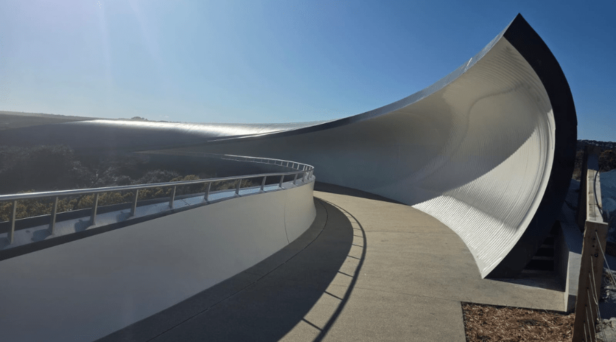 Architecture Under Extreme Conditions: Designing Façade Systems for Heat, Humidity, and Harsh Coastal Exposure
