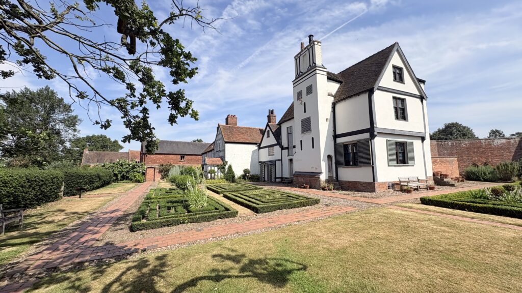 Image from Boscobel House and the Royal Oak: Where a King Hid in a Tree posted on Shared Suitcase in Attractions & Things To Do Image from Boscobel House and the Royal Oak: Where a King Hid in a Tree posted on Shared Suitcase in Attractions & Things To Do