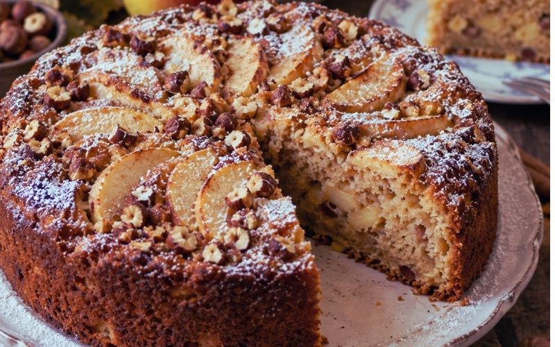 Apple Hazelnut Cake