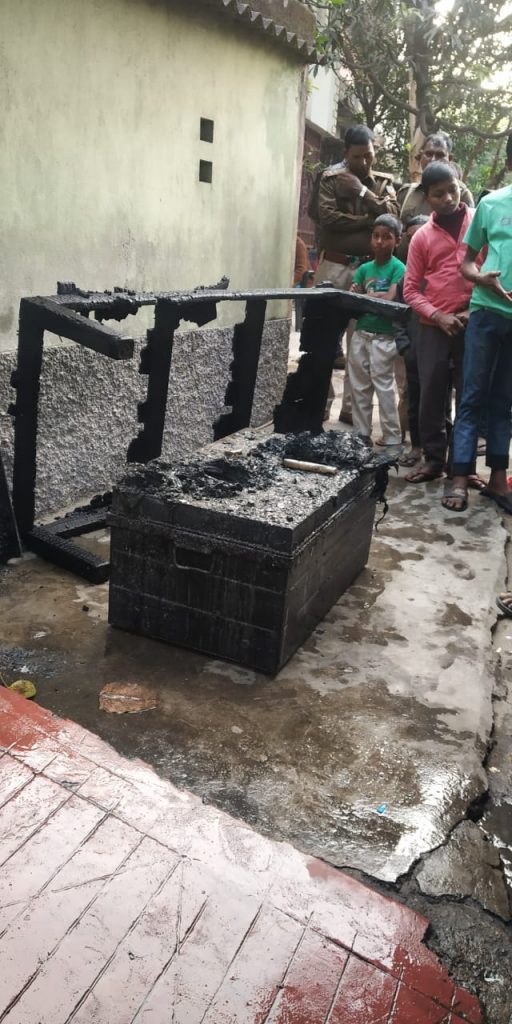 jamshedpurfireगोलमुरी केबुल बस्ती के एक मकान में लगी आग, वकील के