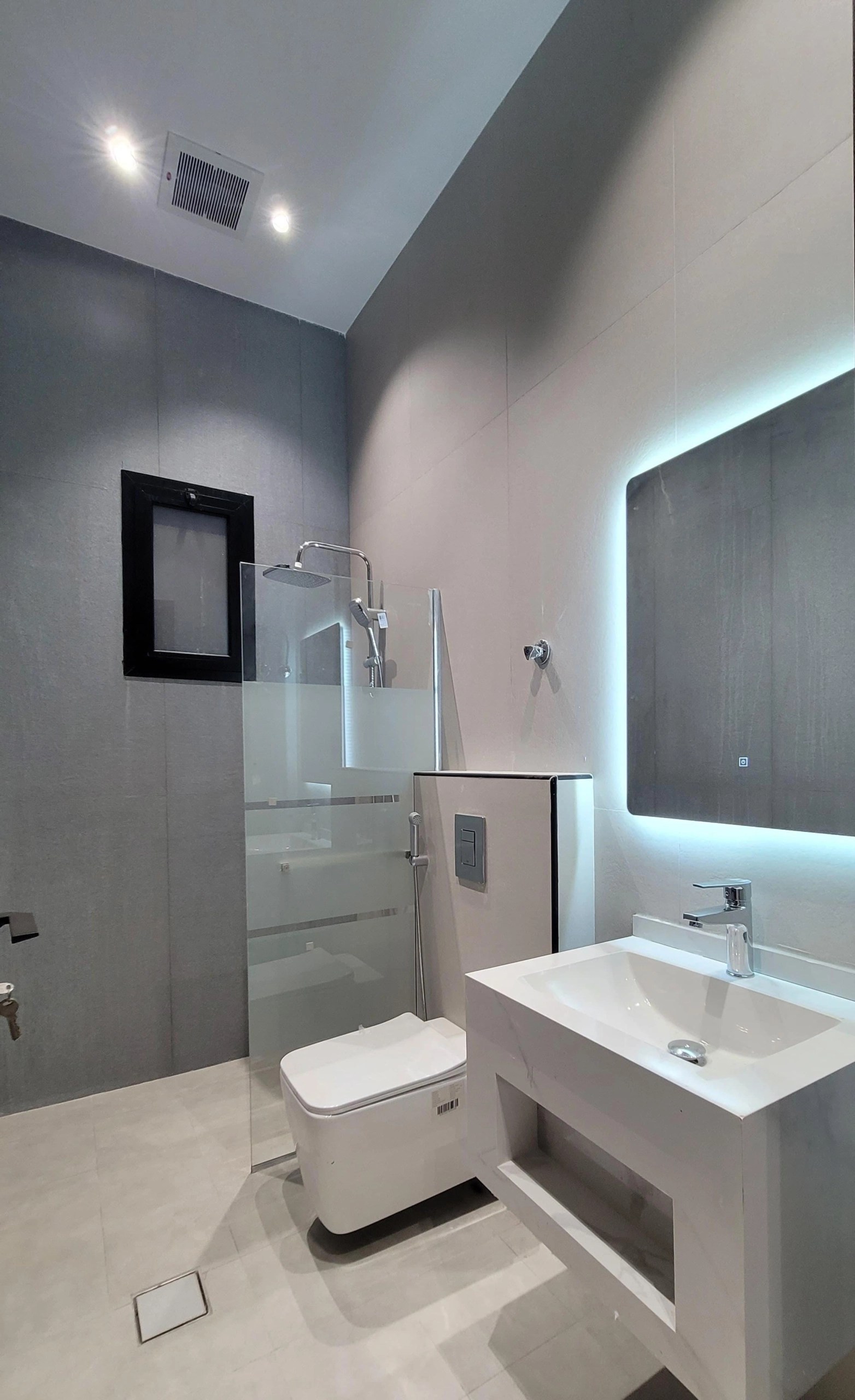 ملحق روف 5 للبيع غرف حي السلامة