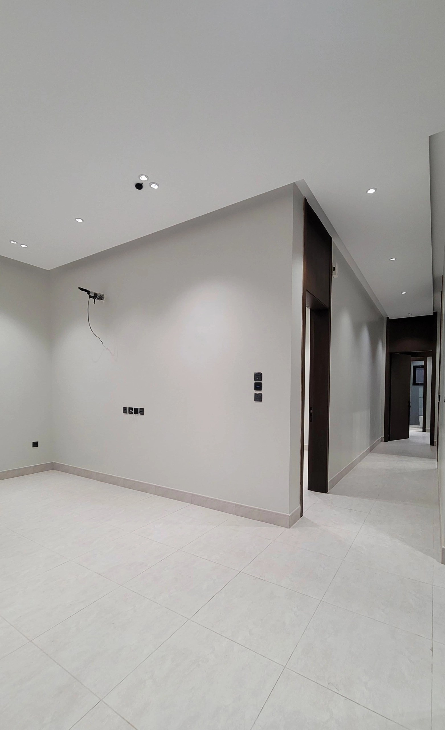 ملحق روف 5 للبيع غرف حي السلامة