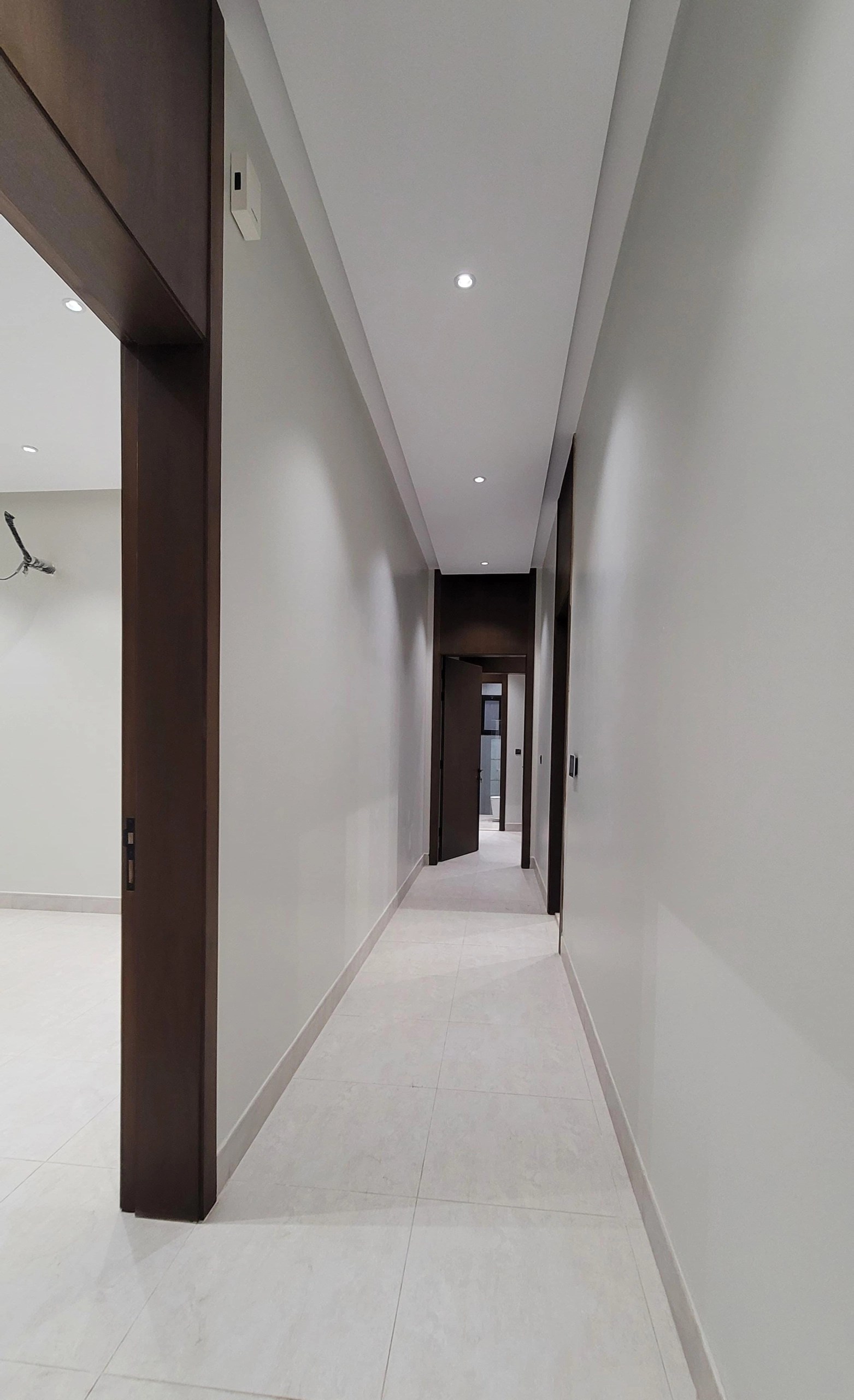 ملحق روف 5 للبيع غرف حي السلامة