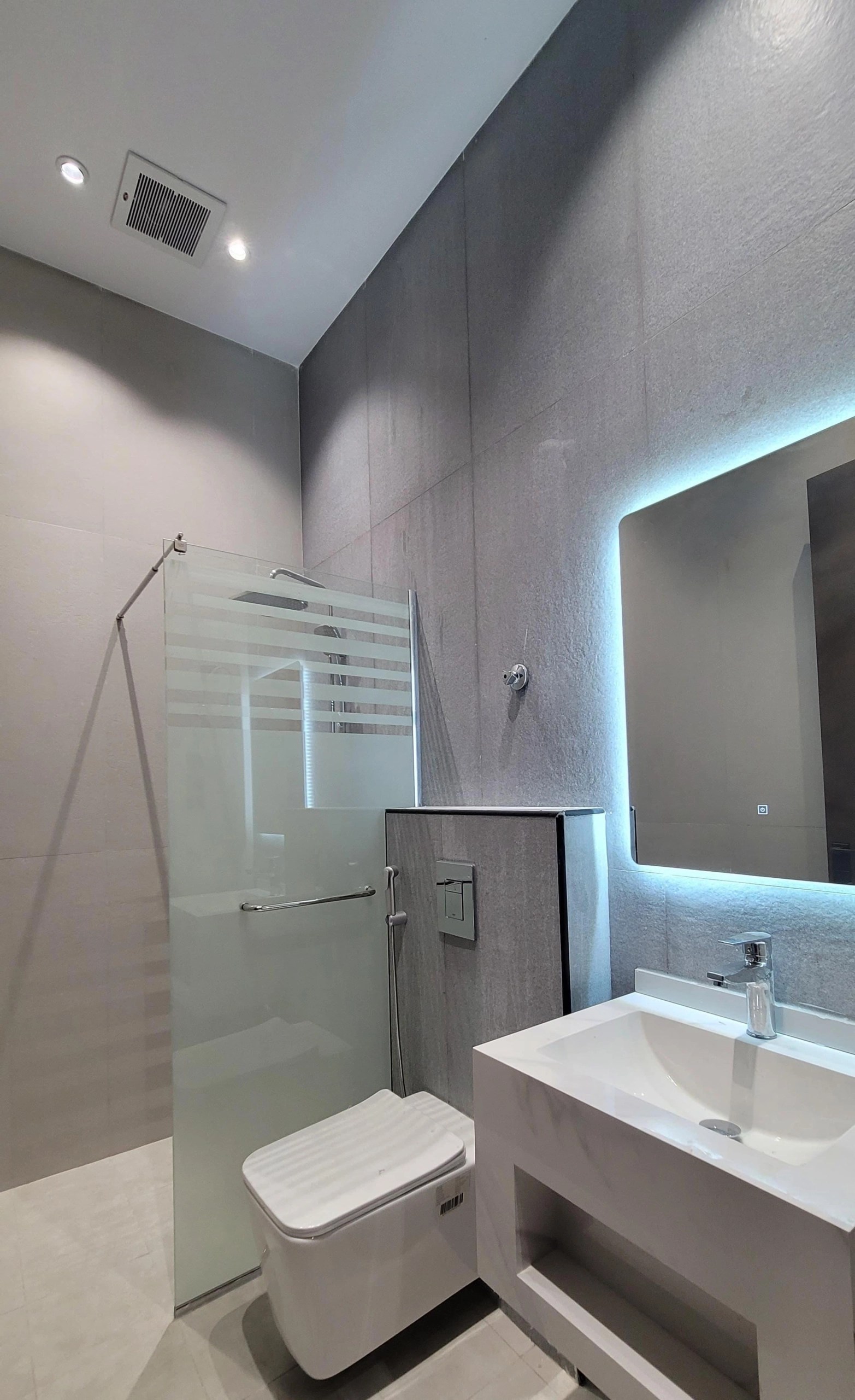 ملحق روف 5 للبيع غرف حي السلامة