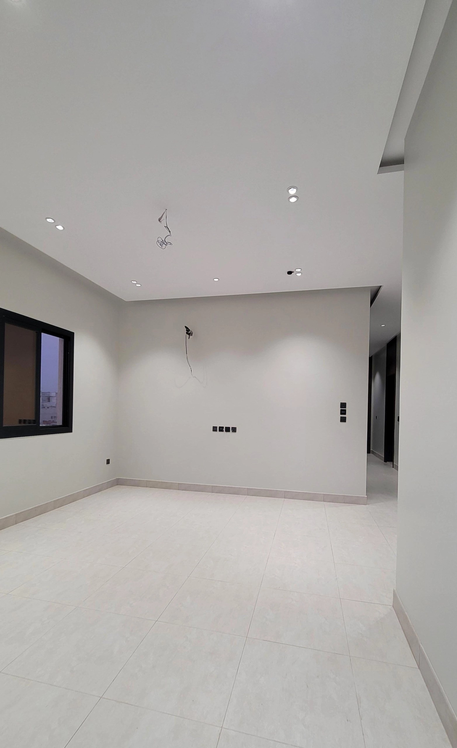 ملحق روف 5 للبيع غرف حي السلامة