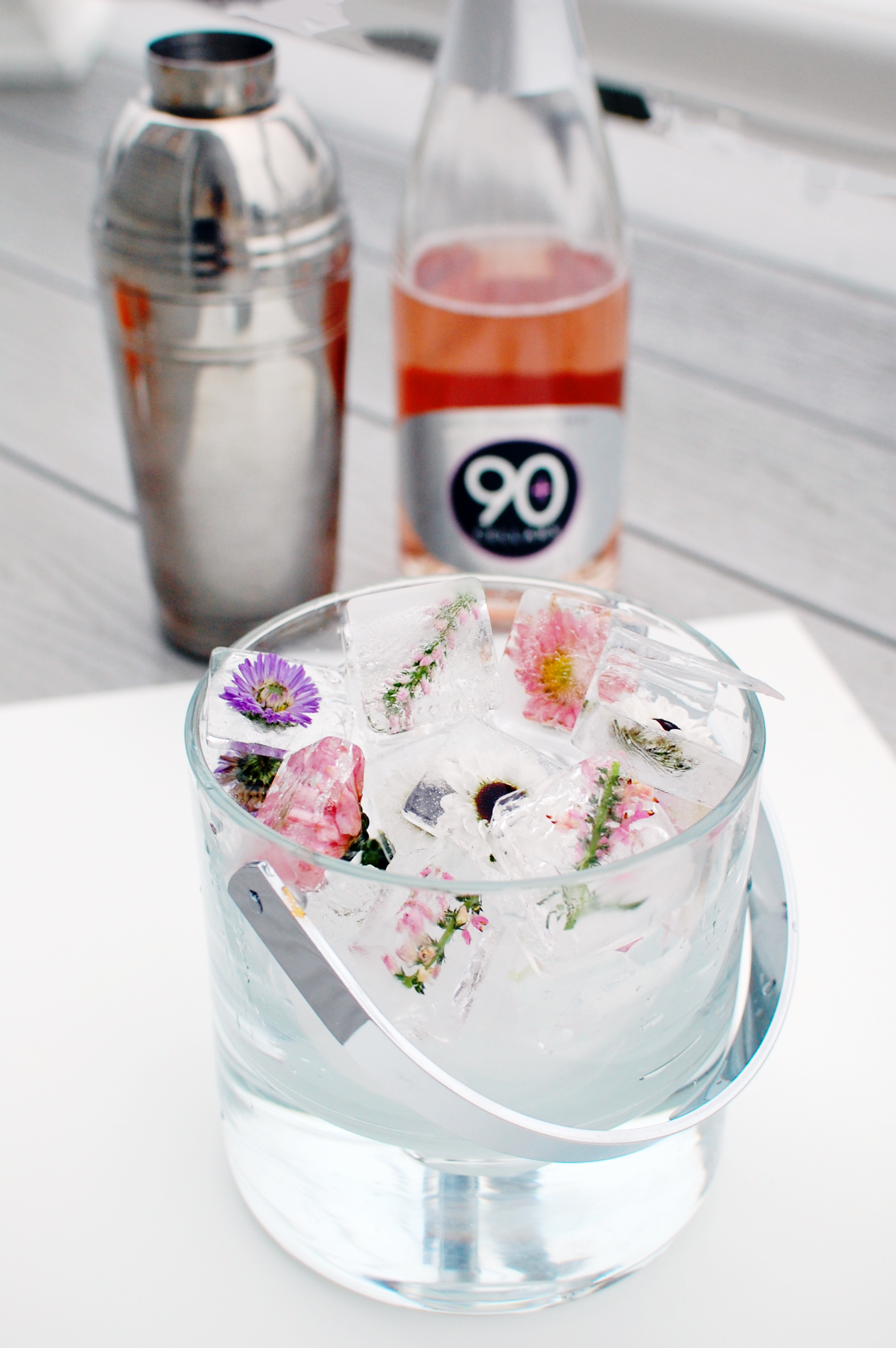 How to Make Floral Ice Cubes & Sparkling RosemaryRosé Cocktail