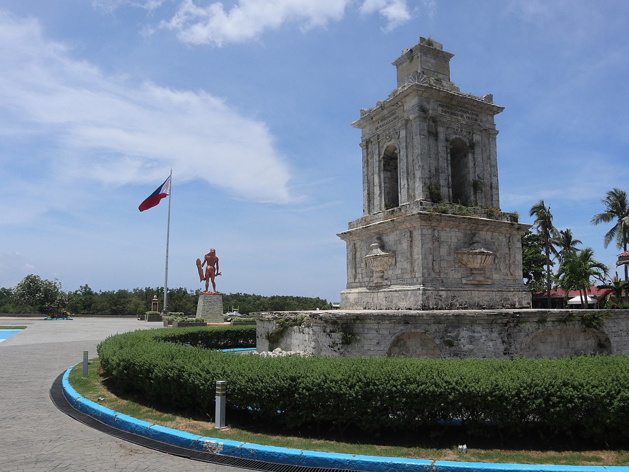 lapu-lapu-monument-mactan-shrine-lapu-lapu-city-cebu-shellwanders