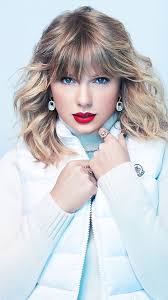 Remembering 9/11: Taylor Swift’s Tribute and the VMAs’ Timing Controversy