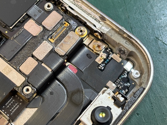 修理事例】iPhone12Pro プールで水没｜水没修理で復旧！ | 岡崎市の