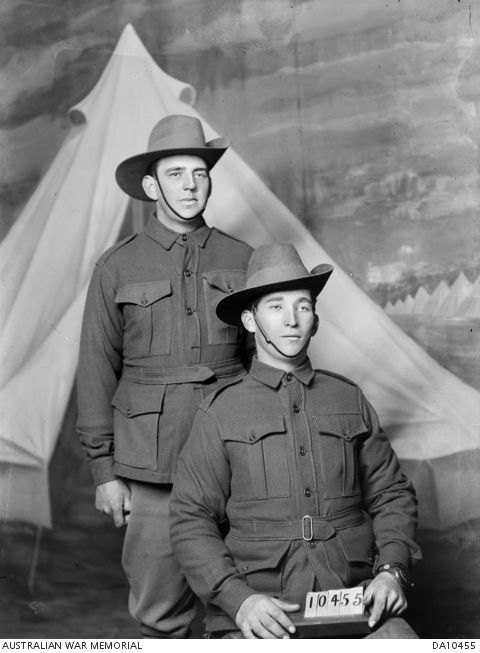 portrait of 2 privates, probably 2641 Herbrt Gilfoy (standing) and 5553 John Ernest Mayall. Courtesy of AWM