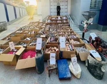 ضبط 3 أشخاص بحوزتهم 2 مليون قطع ألعاب نارية بمنطقة بالقليوبية