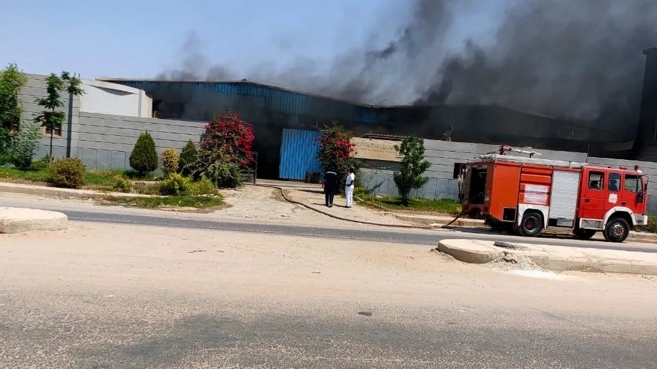 السيطرة على حريق بمخلفات قمامة بمصنع بالعبور