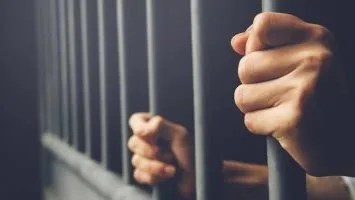 المؤبد لعامل وعمه لاتهامهم بقتل شاب بسبب معاكسة فتاة بالقليوبية