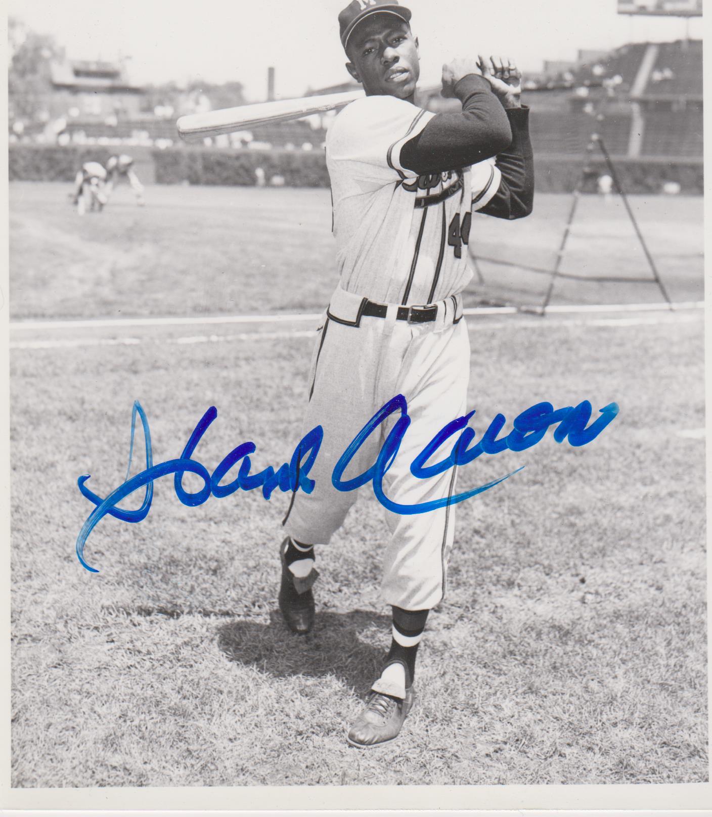 Hank Aaron signed 4x6 b&w photo - Fanboy Expo Store