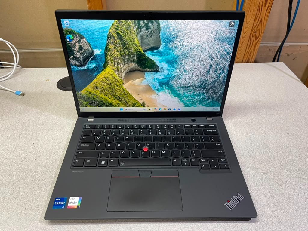 Lenovo ThinkPad laptop computer — Intel Core i7 processor, 256 GB SSD
