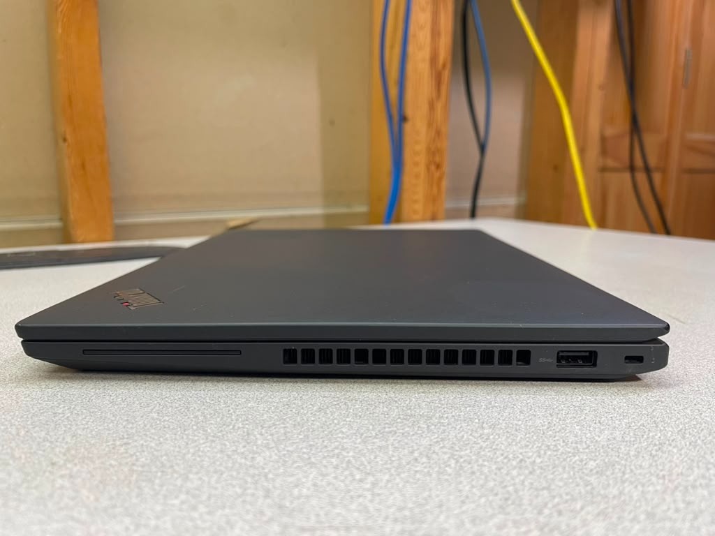 Lenovo ThinkPad laptop computer — Intel Core i7 processor, 256 GB SSD