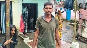 बीमार महिला की मदद करने पर, निर्दोष राजेश को 395 दिन कटनी पड़ी जेल!