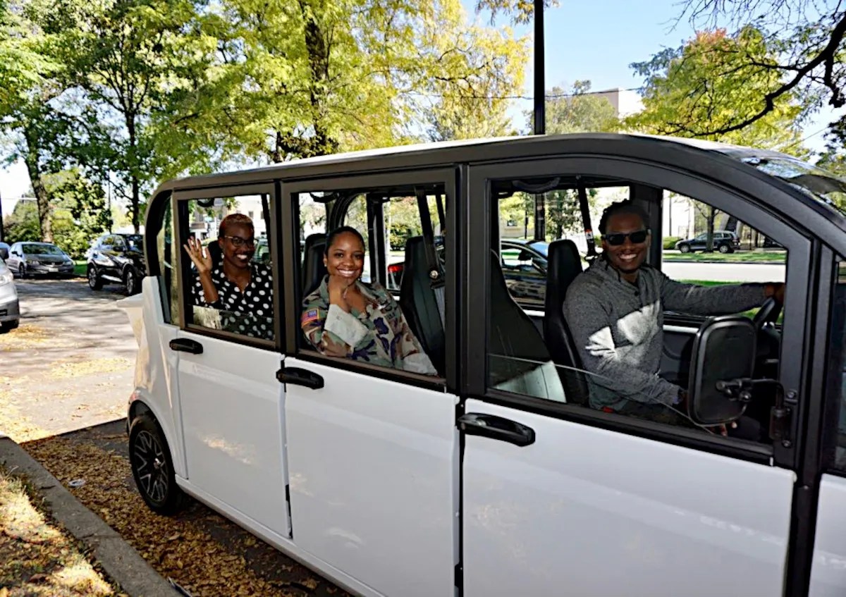 Blackowned companies seek to close electric transportation gaps in Chicago