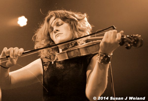 Dead Winter Carpenters