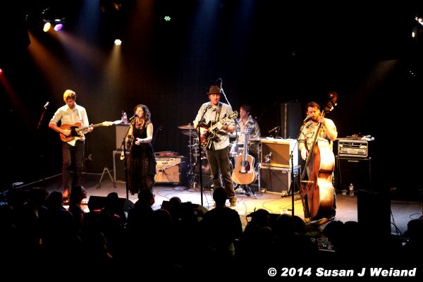 Dead Winter Carpenters