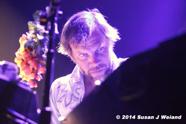 Nicki Bluhm & The Gramblers