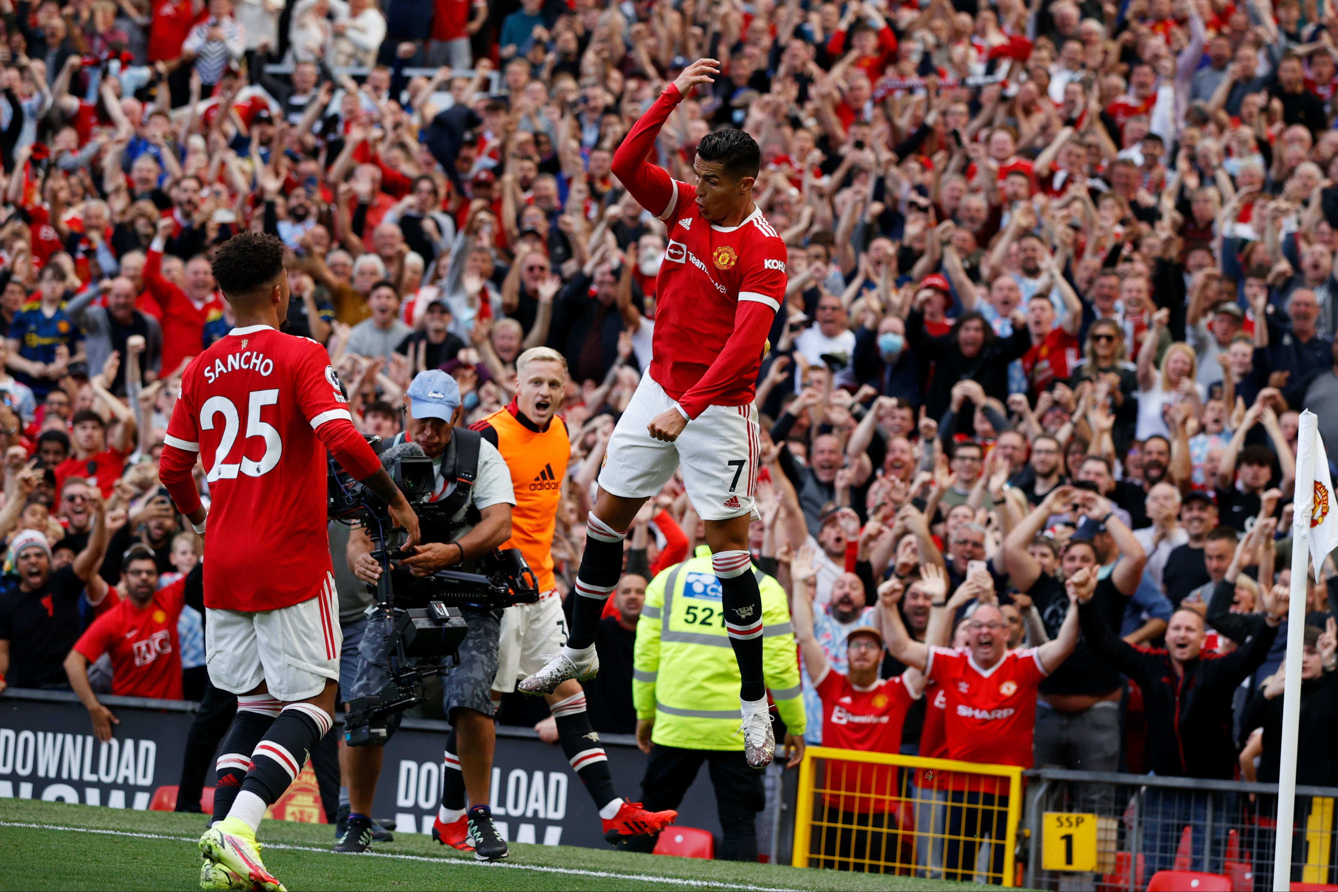 Nyuma y’imyaka 12 Cristiano Ronaldo yongeye guhagurutsa abafana atsinda ibitego mu mukino Man Utd yahuragamo n’ikipe ya Newcastle United muri Primier League