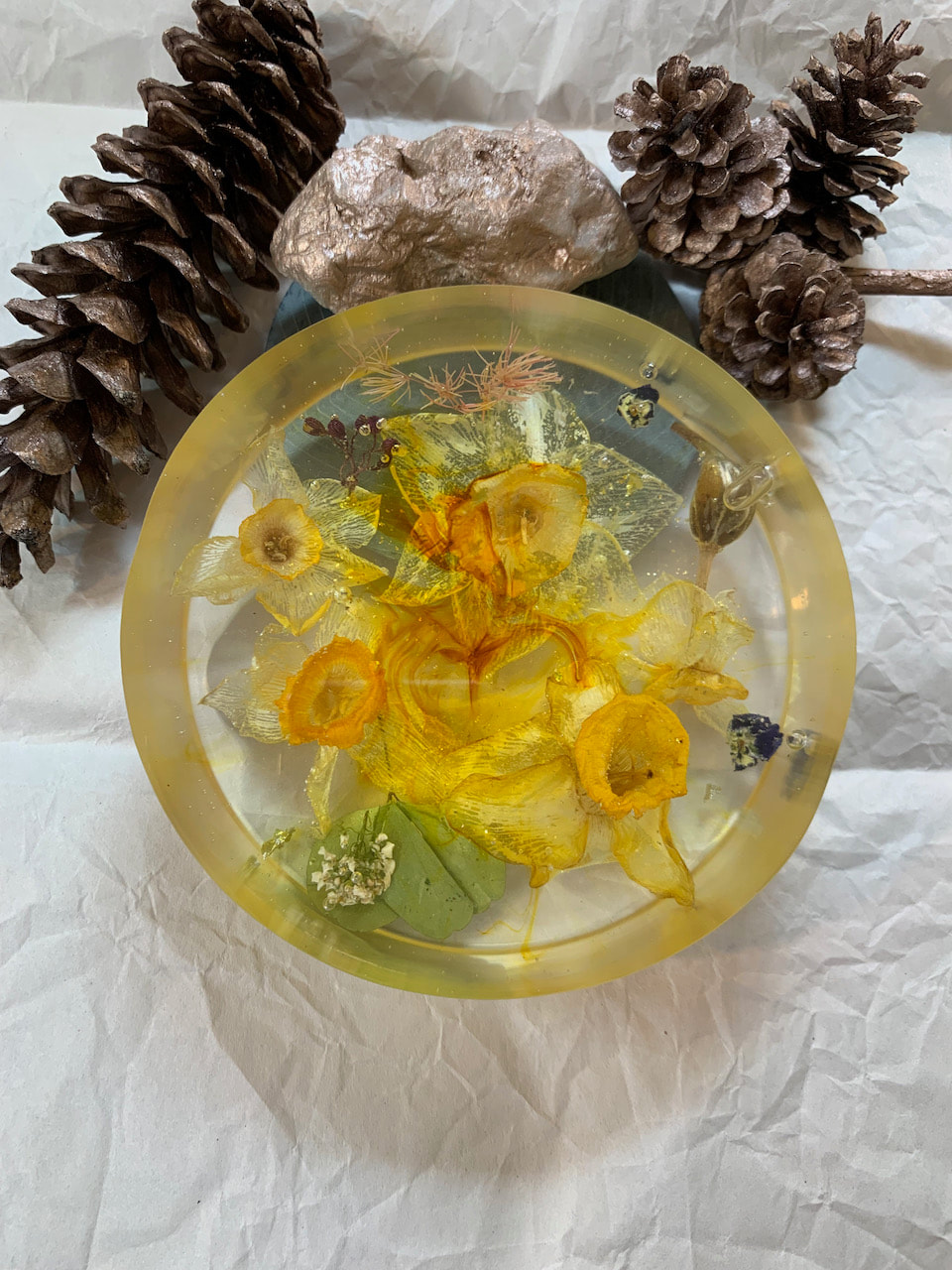Art block -Spring daffodils in resin with other wildflowers