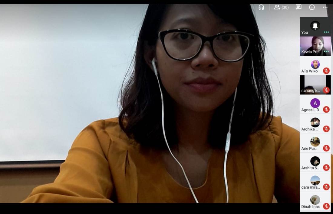 Narasumber saat sampaikan paparan materinya.