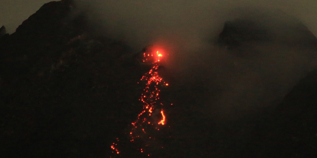 Guguran lava pijar teramati
