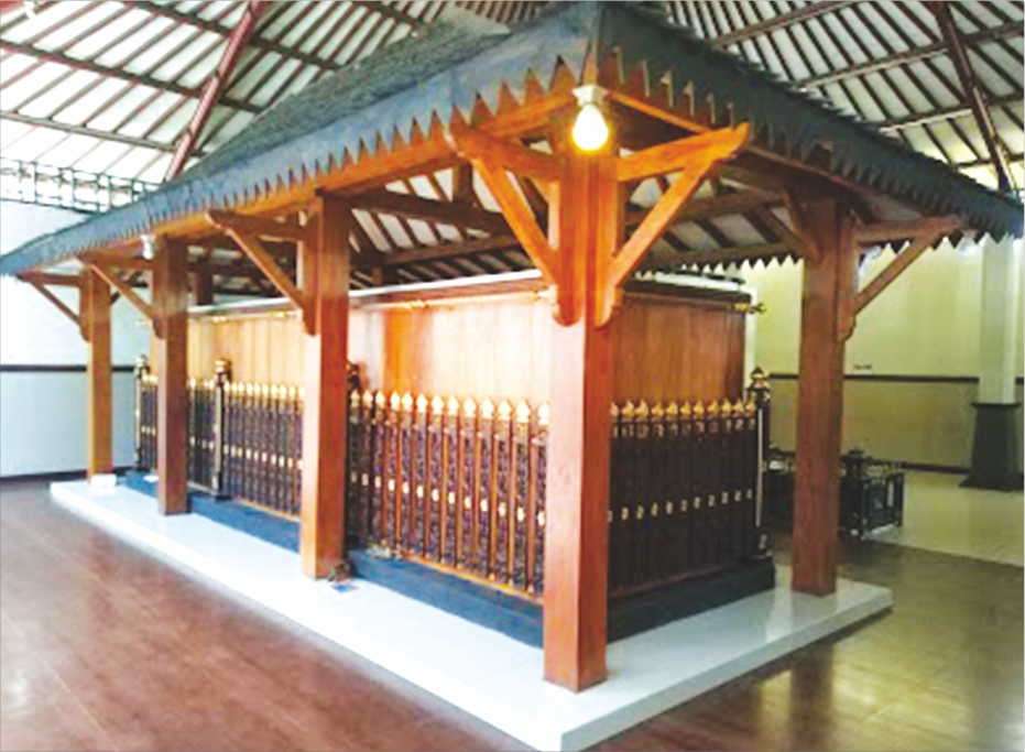 MAKAM SESEPUH WALI SONGO YANG DITEMUKAN DI ATAS TAMBAK