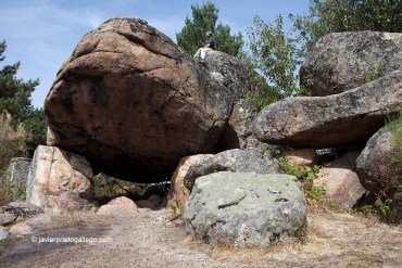 La Cueva del Monje es un lugar cargado de leyendas, en los bosques de Valsaín. Segovia. Castilla y León. España © Javier Prieto Gallego;