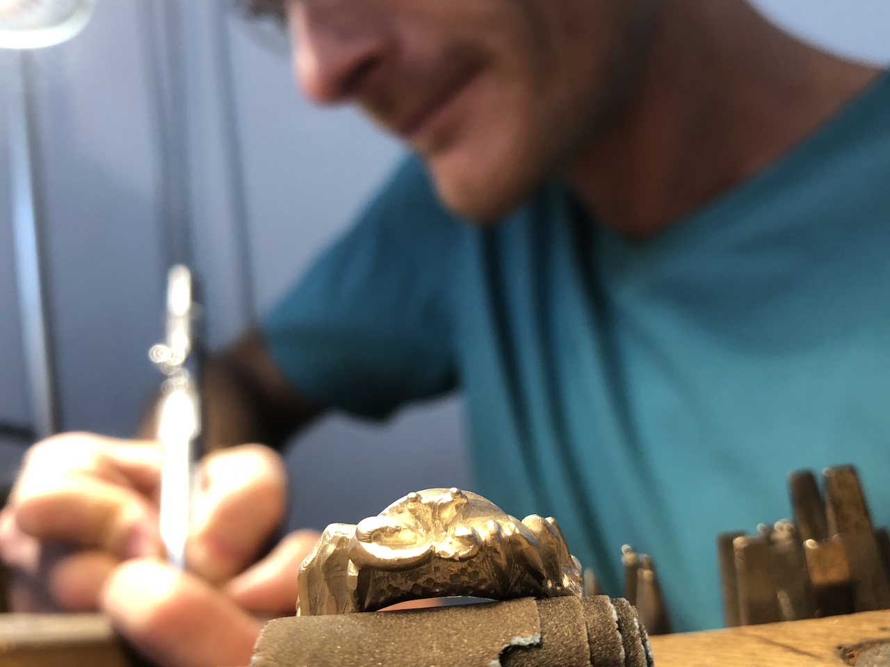Goldschmiede Workshop Krebs Ring Schmuck Siggnatur Goldschmied Duesseldorf