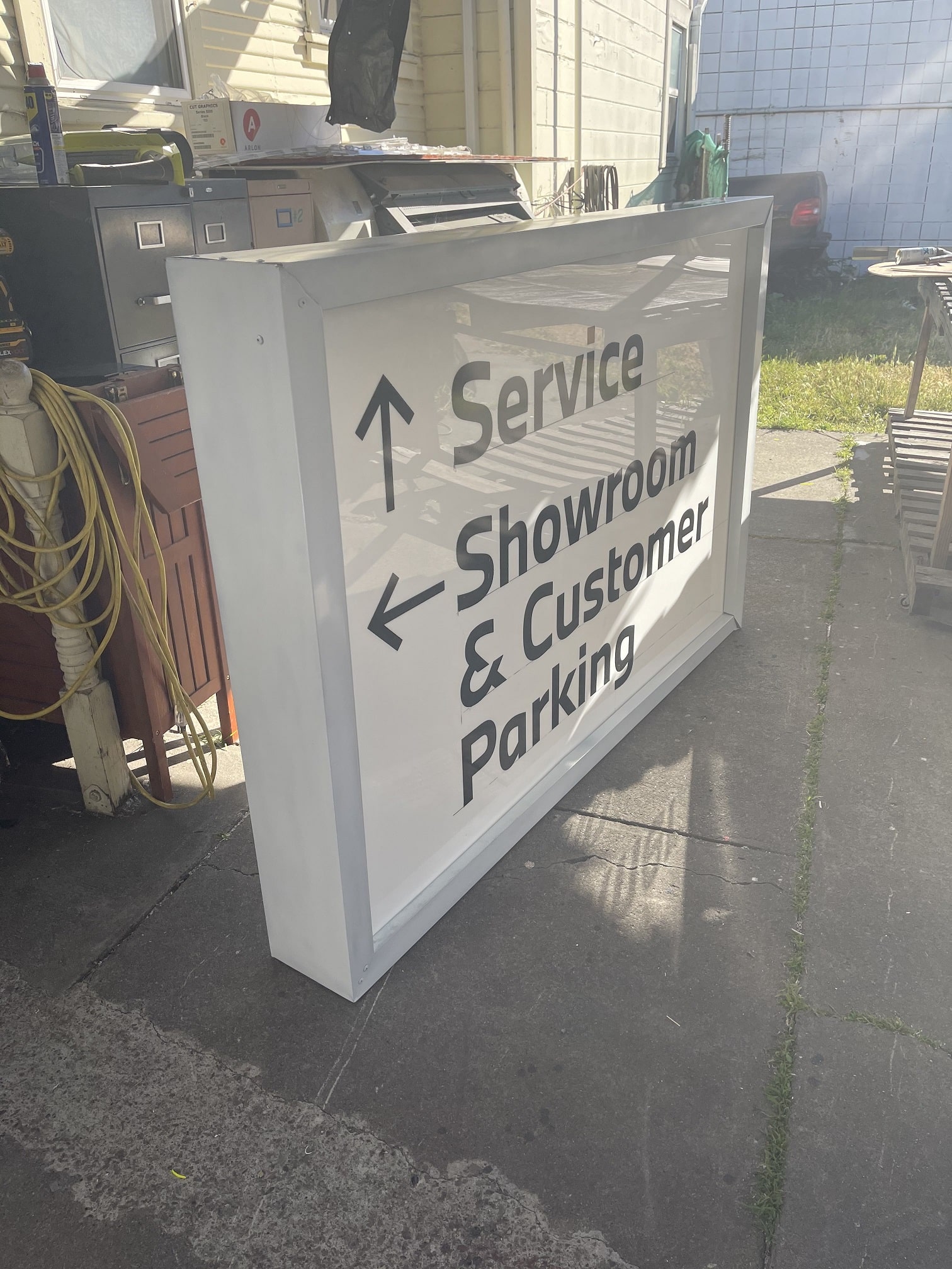 Fairfield, ca –bmw automotive frontal illuminated cabinet sign and logo