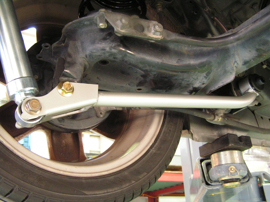 リアアクスルをリジッド化 K-CARの挙動を激変 – SILKROAD STAFF BLOG