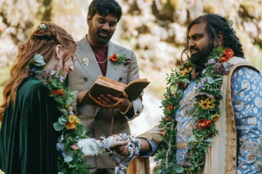 Groom Iceland