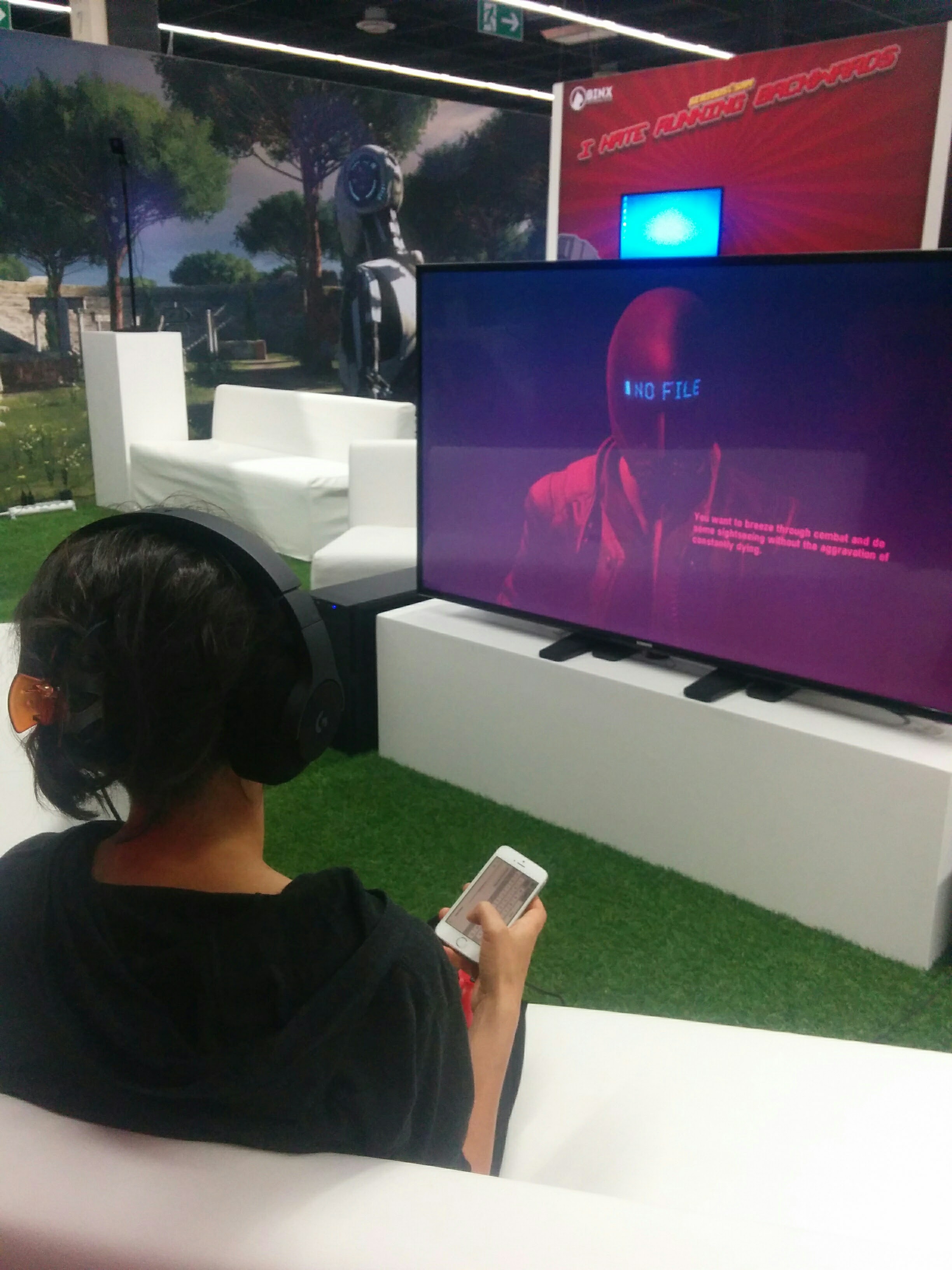 GamesCom2017_testingBuildAtNight