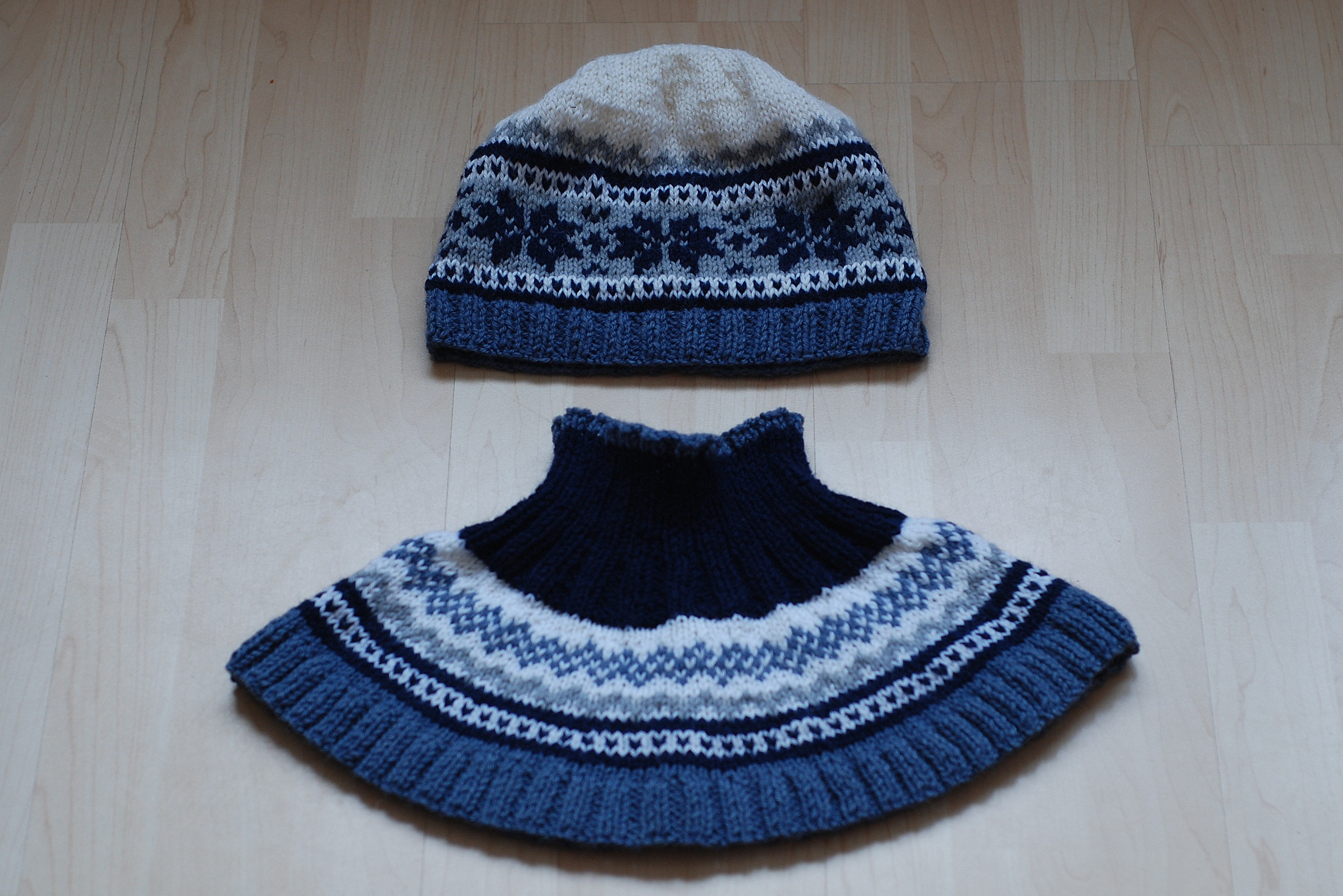 Moteriška kepurė ir kaklas - šalikas, 80% vilna, 20% akrilanas