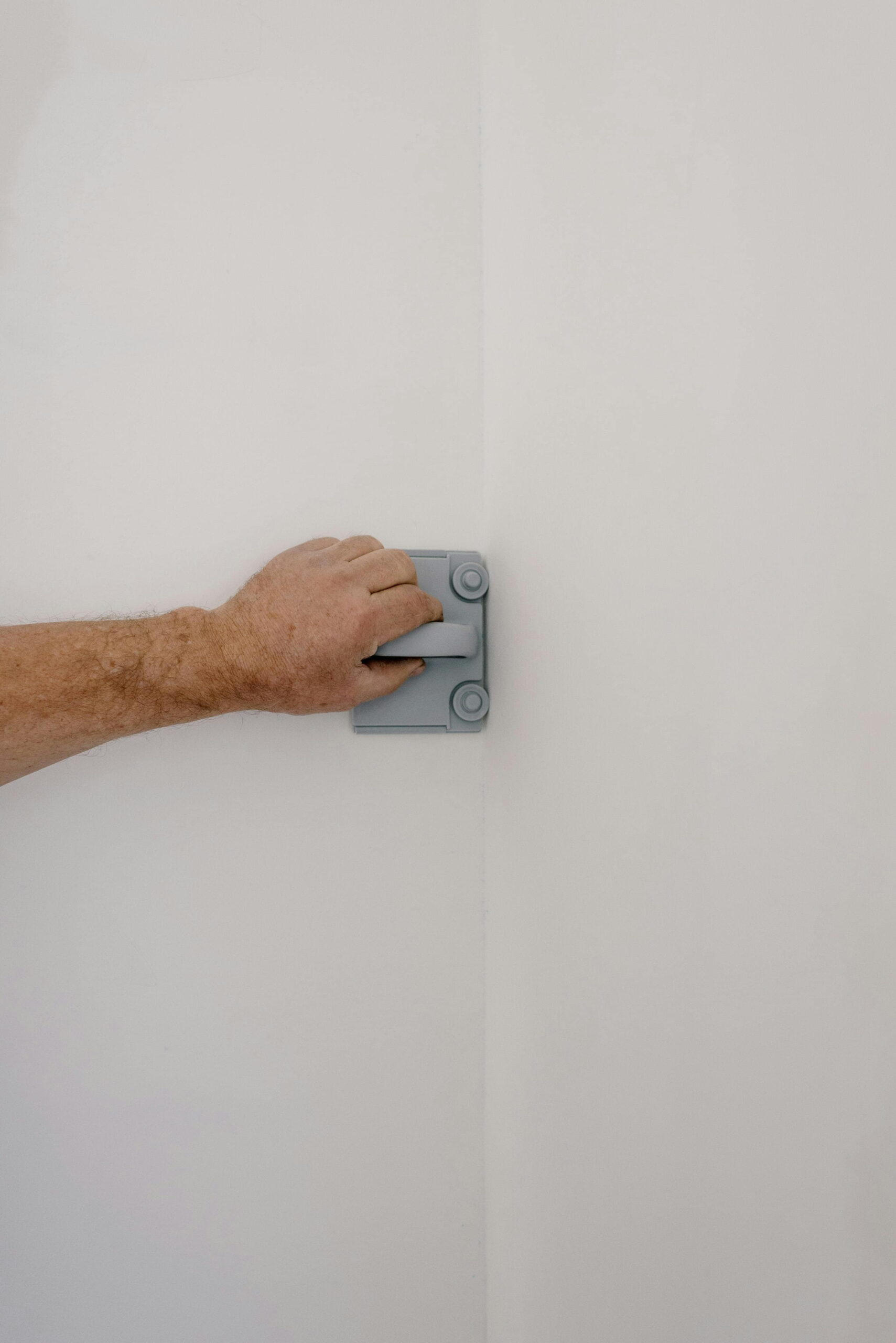 How to apply mineral render using a trowel for smooth wall finish by Simple Solution 4 U Ltd rendering services