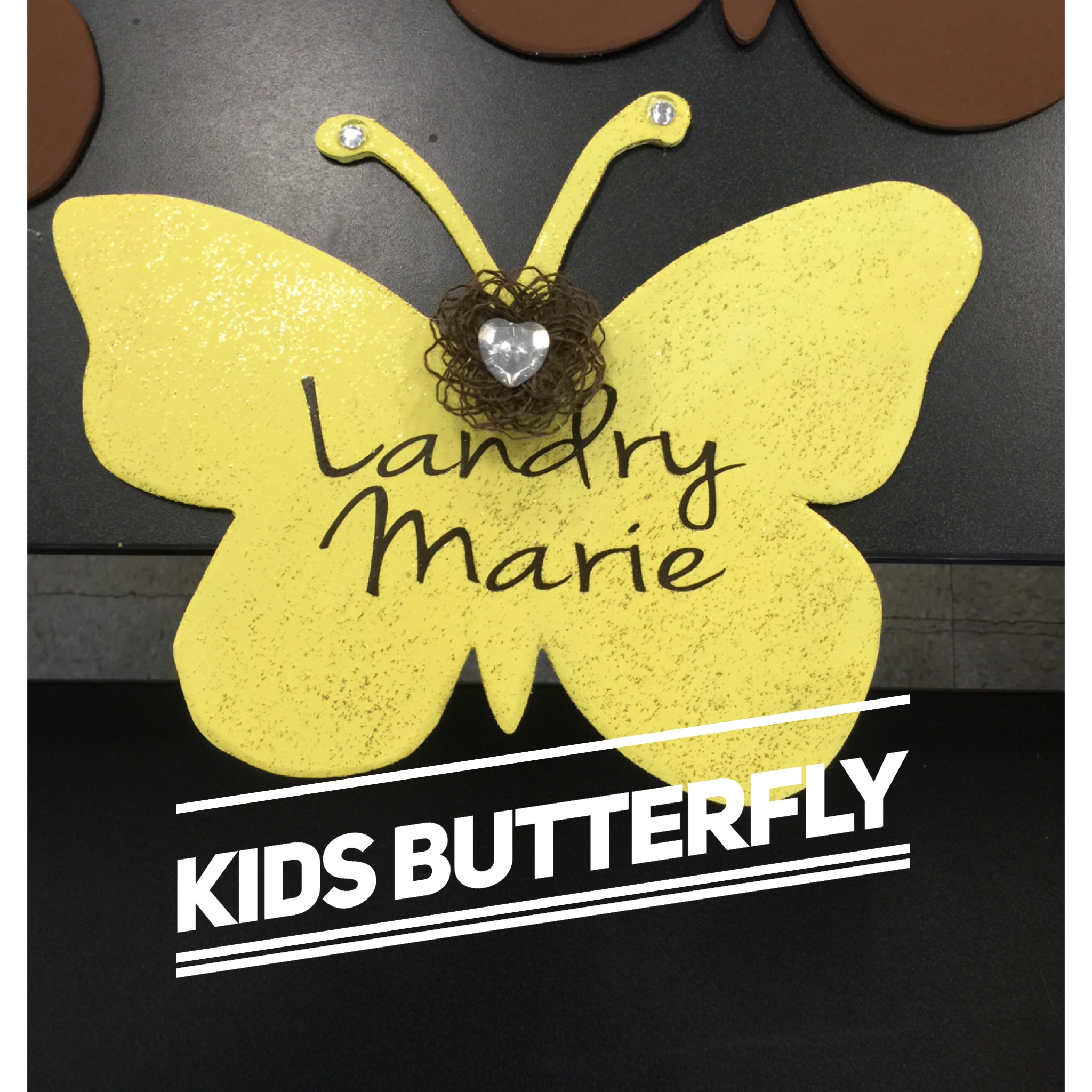Kids Butterfly / Jenna Sue Font $15 Kids shape