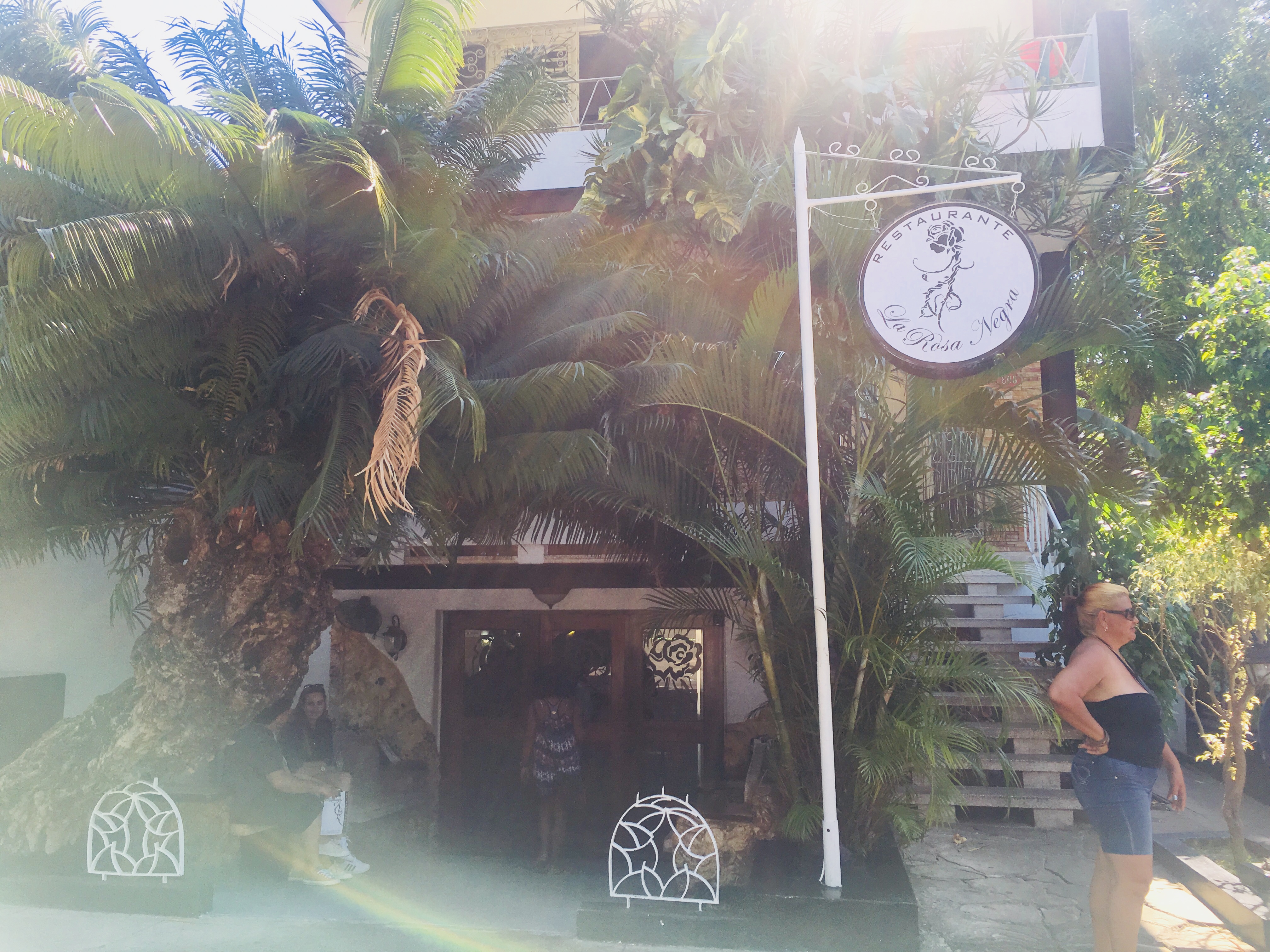 Front of La Rosa Negra