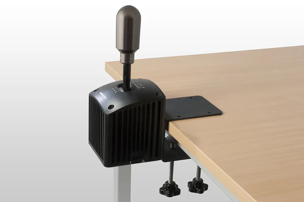 Fanatec_TableClamp_03