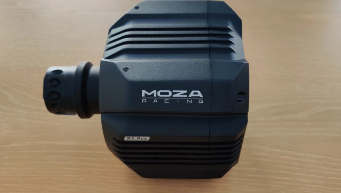 Moza Racing R5 PRO Bundle (18) Moza Racing R5 PRO Bundle (18)