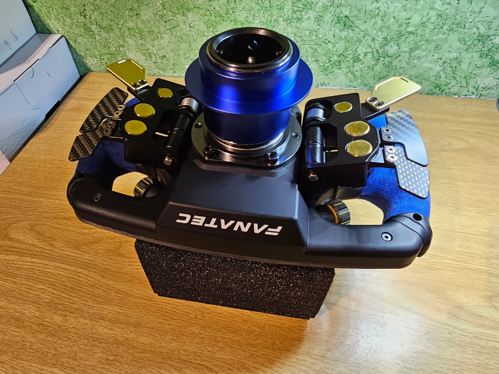 その他 FANATEC Podium Racing Wheel F1 Fanatec Podium Racing Wheel F1 : Test & Review (2025) - Sim