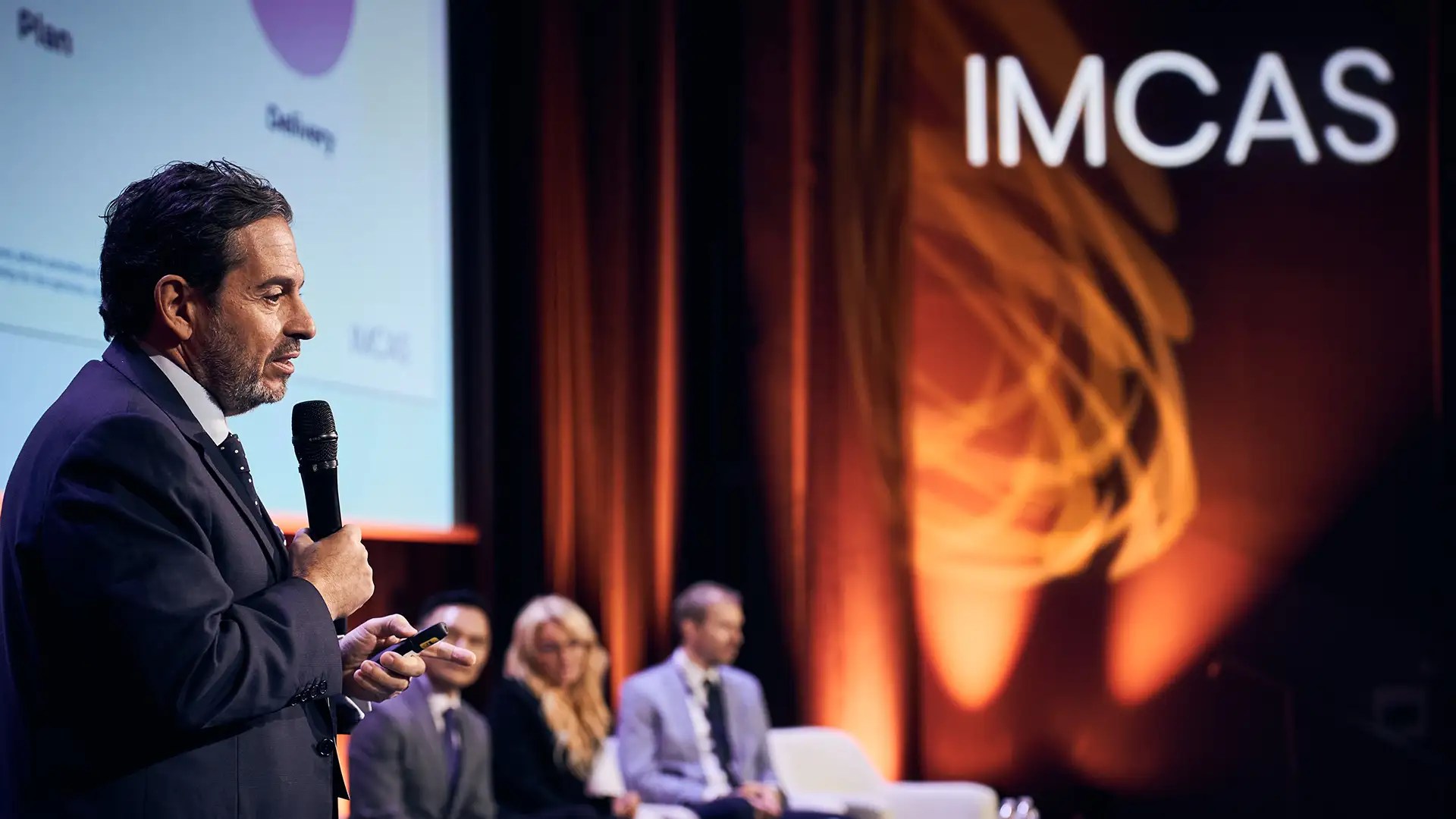 The Product Sinclair - Gradient Wallpaper Collection - 4K Quality