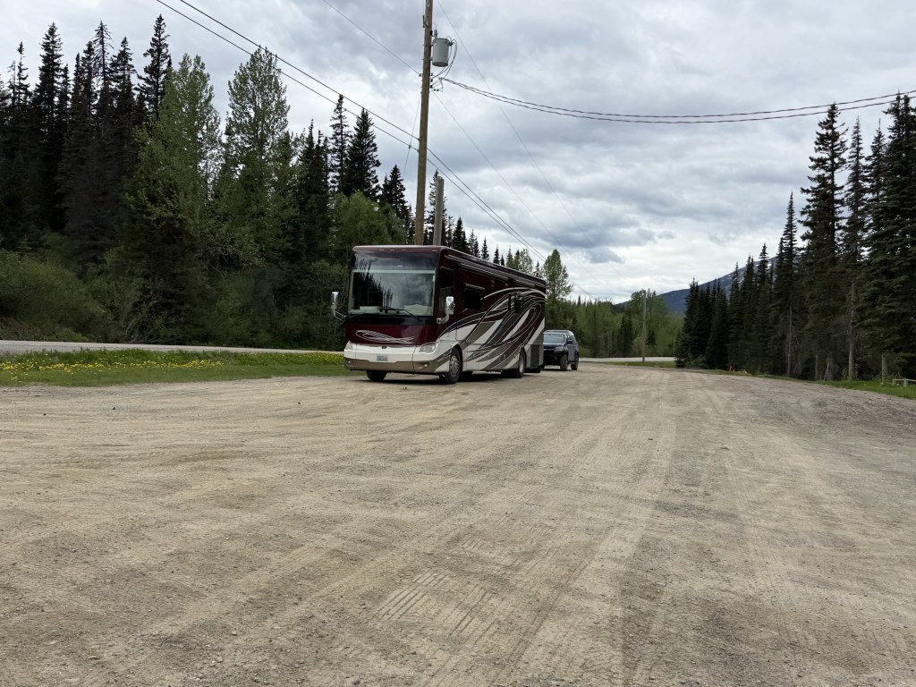 Arriving at Azouzetta Lake Lodge & Campground