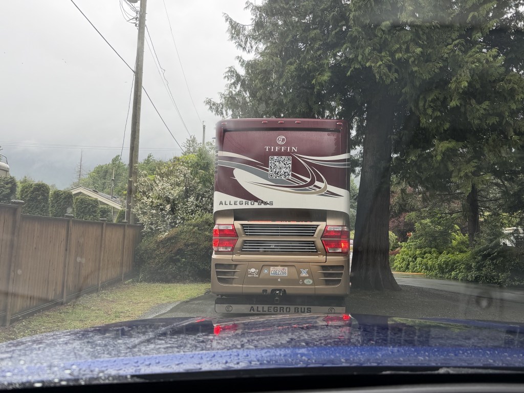 A little narrow driveway