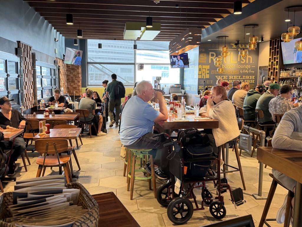 Rel'Lish Burger Lounge