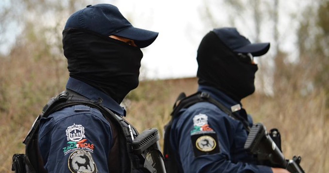 Zacatecas en llamas: ejecutan a 7 y cuelgan de puente a 2 policías - Vimarsana News